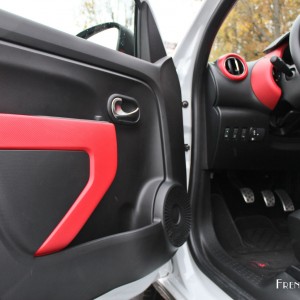 Panneau de portière avant – Renault Twingo 3 Edition One