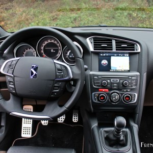 Photo volant DS 4 (Décembre 2014)