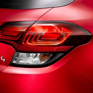Photo feu arrière nouvelle Citroën C4 restylée (2015)