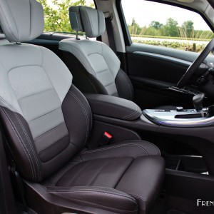 Photo sièges avant cuir Renault Espace V Initiale Paris (Avril