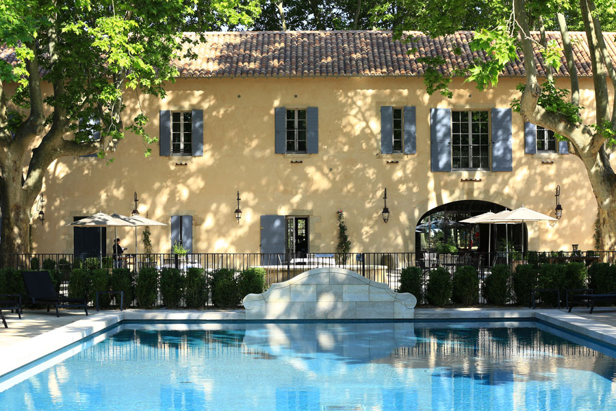 Piscine extérieure - Domaine de Manville - Les Baux de Provence