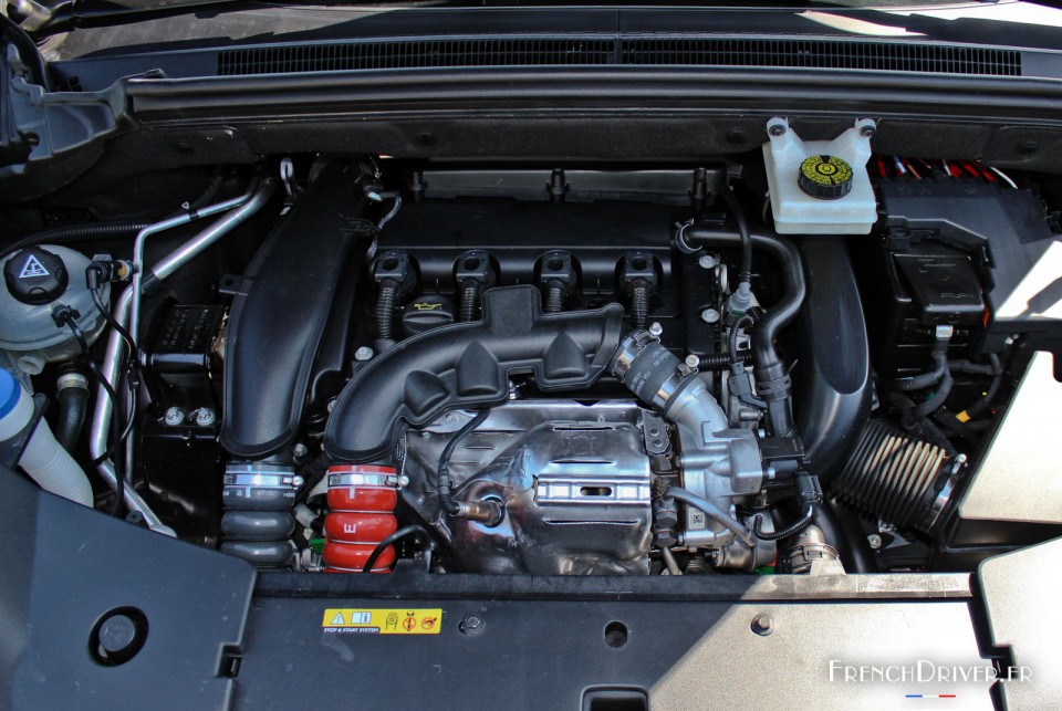 Photo moteur 1.6 THP 165 EAT6 DS 5 restylée (2015)