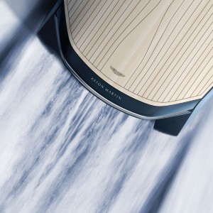 Quintessence Yachts Aston Martin AM37 (2015)