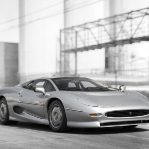 1993 Jaguar XJ220 – The Pinnacle Portfolio