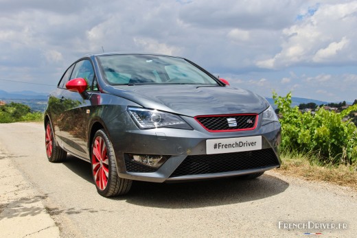 Photo 3/4 avant SEAT Ibiza FR restylée Gris Pyrénéen (Juin 20