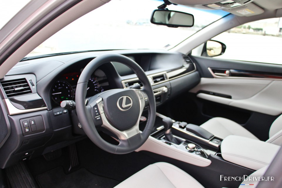 Photo intérieur Lexus GS 300h - 2.5 VVTi 223 ch