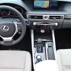 Photo console centrale Lexus GS 300h – 2.5 VVTi 223 ch