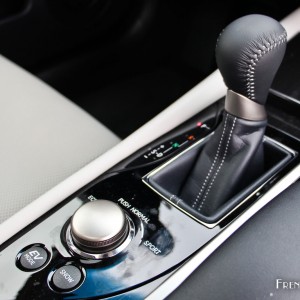 Photo pommeau boîte auto Lexus GS 300h – 2.5 VVTi 223 ch