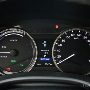 Photo combiné Lexus GS 300h – 2.5 VVTi 223 ch