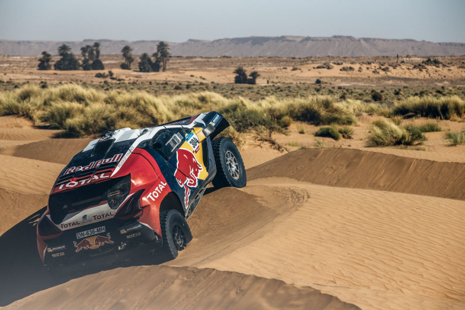 Photo officielle Peugeot 2008 DKR 2015 - Essais Silk Road Rally