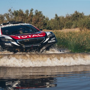 Photo officielle Peugeot 2008 DKR 2015 – Essais Silk Road Rally