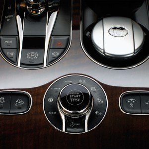 Photo console centrale Bentley Bentayga (2015)