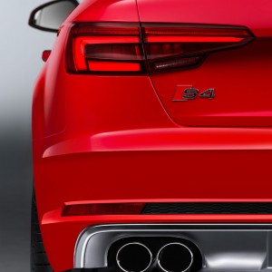 Photo double sortie d&rsquo;échappement nouvelle Audi S4 (2015)