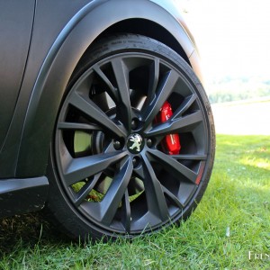 Photo jante aluminium 18 Peugeot 208 GTi by Peugeot Sport (2015)