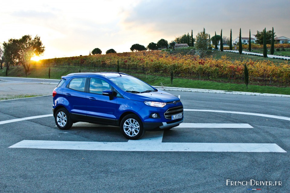 Photo essai Ford EcoSport Titanium Bleu Kinetic (2015)