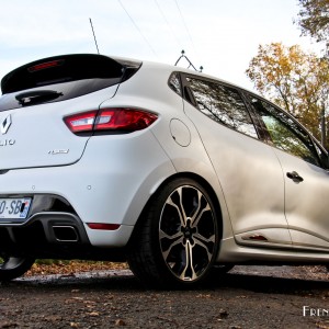 Photo 3/4 arrière Renault Clio RS 220 EDC Trophy (2015)