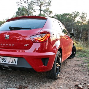 Photo 3/4 arrière SEAT Ibiza Cupra (2015)