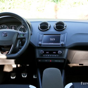 Photo planche de bord SEAT Ibiza Cupra (2015)