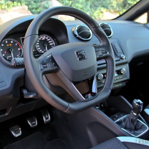 Photo tableau de bord SEAT Ibiza Cupra (2015)