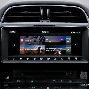 Photo écran tactile InControl Touch Pro Jaguar F-Pace (2016)