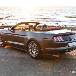 Photo 3/4 arrière Ford Mustang GT Convertible V8 (2016)