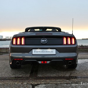 Photo face arrière Ford Mustang GT Convertible V8 (2016)