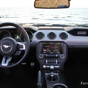 Photo intérieur Ford Mustang GT Convertible V8 (2016)