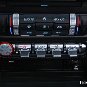 Photo console climatisation Ford Mustang GT Convertible V8 (2016
