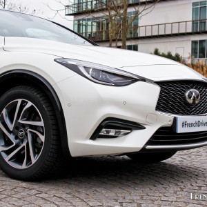 Photo bouclier avant Infiniti Q30 (2016)