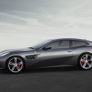 Photo officielle profil Ferrari GTC4 Lusso (2016)