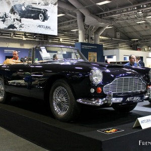 Photo Aston Martin DB4 Convertible Serie 5 (1963) – Salon Rétromobile Paris 2016