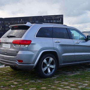 Photo 3/4 arrière Jeep Grand Cherokee (2016)