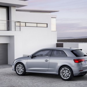 Photo 3/4 arrière nouvelle Audi A3 (2016)
