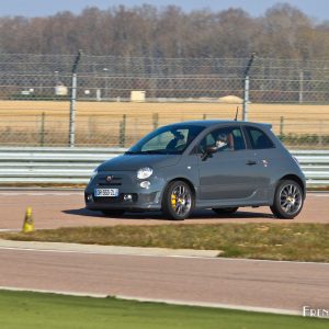 Photo essai sur circuit Abarth 595 Competizione (2016)