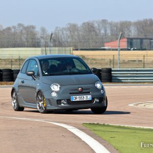 Photo essai sur circuit Abarth 595 Competizione (2016)