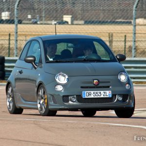 Photo essai sur circuit Abarth 595 Competizione (2016)