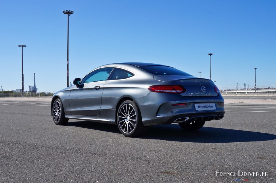 Photo 3/4 arrière Mercedes Classe C Coupé (2016)