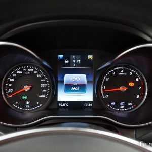 Photo combiné compteurs Mercedes Classe C Coupé (2016)