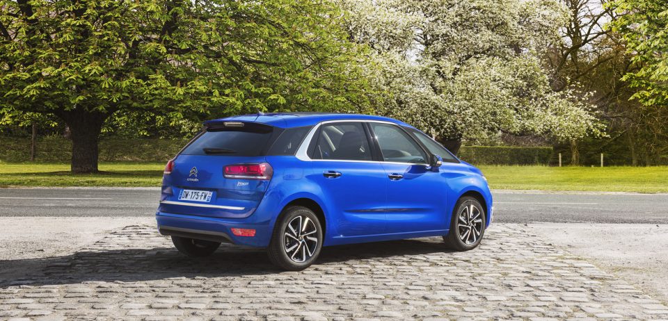 Photo 3/4 arrière nouveau Citroën C4 Picasso (2016)