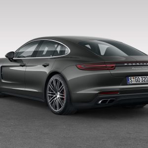 Photo 3/4 arrière Porsche Panamera Turbo (2016)