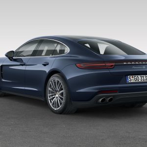 Photo 3/4 arrière nouvelle Porsche Panamera 4S Diesel (2016)
