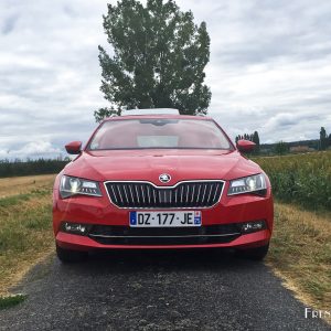 Photo essai Skoda Superb Combi et remorque (2016)