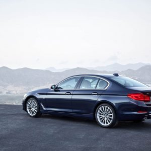 Photo 3/4 arrière BMW Série 5 Luxury G30 (2017)