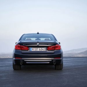Photo face arrière BMW Série 5 Luxury G30 (2017)