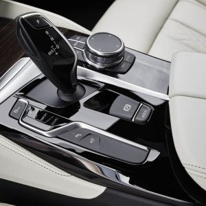 Photo console centrale BMW Série 5 G30 (2017)