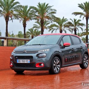 Photo 3/4 avant nouvelle Citroën C3 III Gris Shark (2016)
