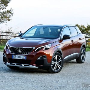 Photo 3/4 avant Peugeot 3008 II Allure 1.6 THP 165 (2016)