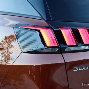 Photo feu arrière LED Peugeot 3008 II (2016)