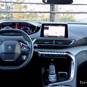 Photo tableau de bord Peugeot 3008 II (2016)