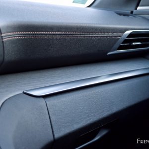 Photo insert bois Peugeot 3008 GT II (2016)